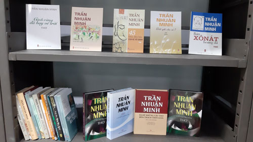 Tủ sách của 3 tác giả tại phòng mượn thư viện tỉnh Quảng Ninh hiện có 149 bản sách.