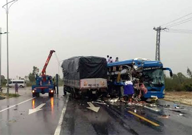 Thời điểm xảy ra tai nạn trời có mưa, đường trơn ướt.