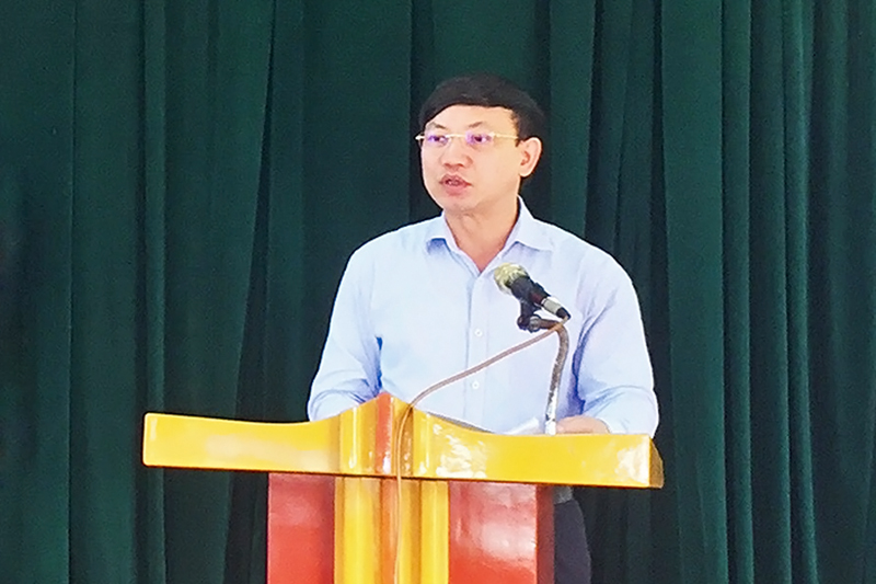 Đồng chí Nguyễn Xuân Ký, Phó Bí thư Thường trực Tỉnh ủy, dự sinh hoạt chi bộ thường kỳ tại thôn Năm Mẫu 1, xã Thượng Yên Công, TP Uông Bí.