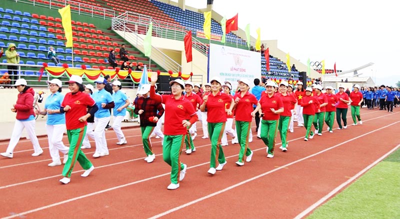 Các đoàn thể TX Đông Triều tham gia ngày chạy Olympic vì sức khỏe