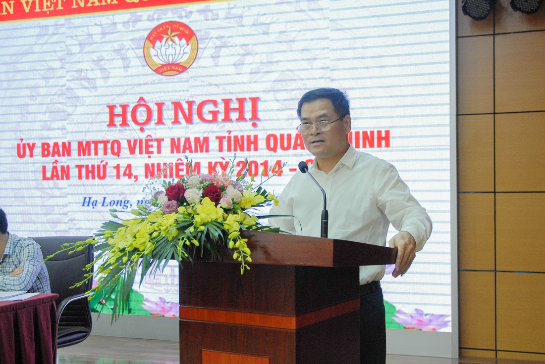 Phó Chủ tịch UBND tỉnh Bùi Văn Khắng phát biểu chỉ đạo tại hội nghị.