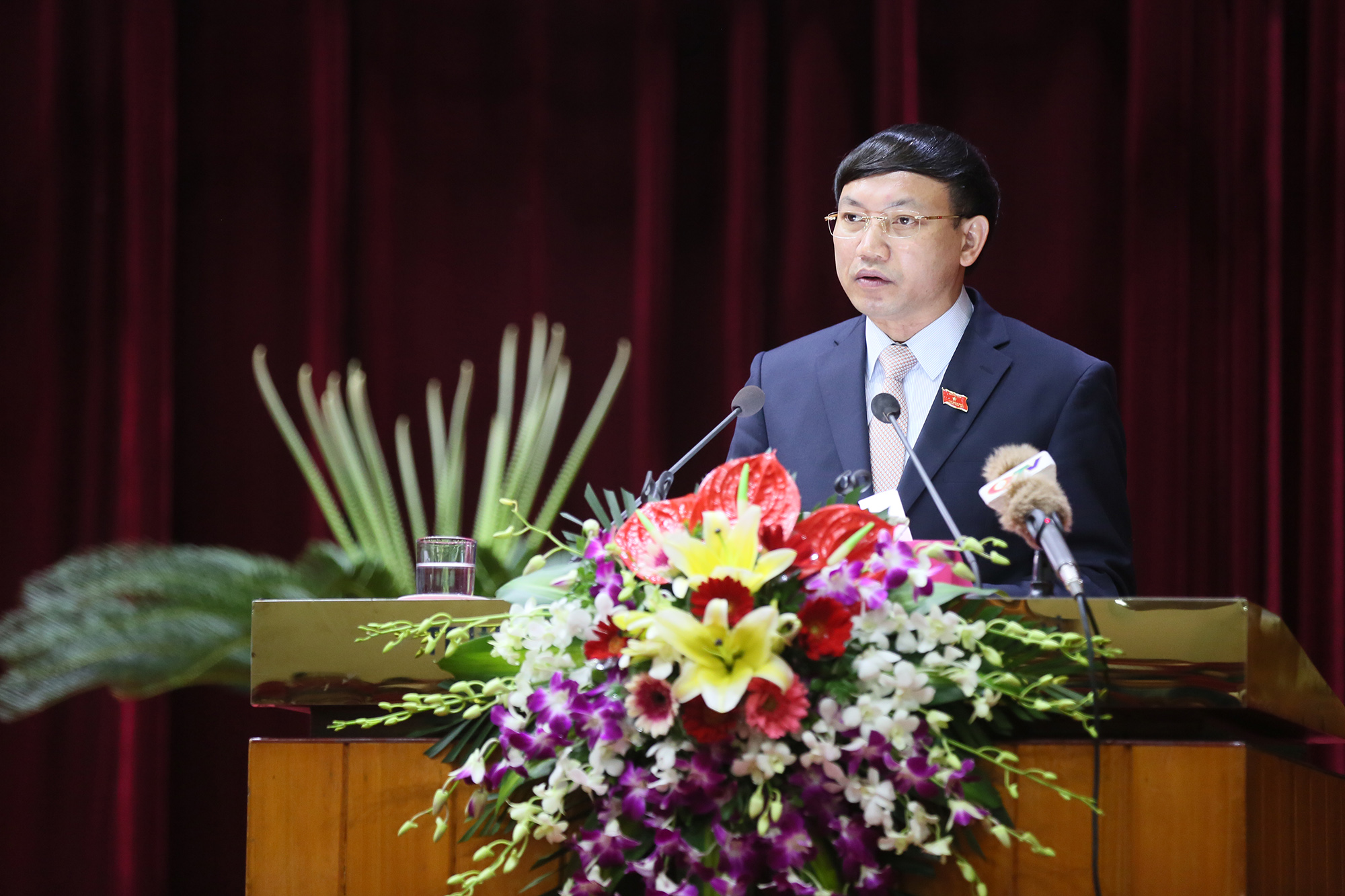 Đồng chí Nguyễn Xuân Ký, Phó Bí thư Thường trực Tỉnh ủy, Chủ tịch HĐND tỉnh phát biểu tại hội nghị