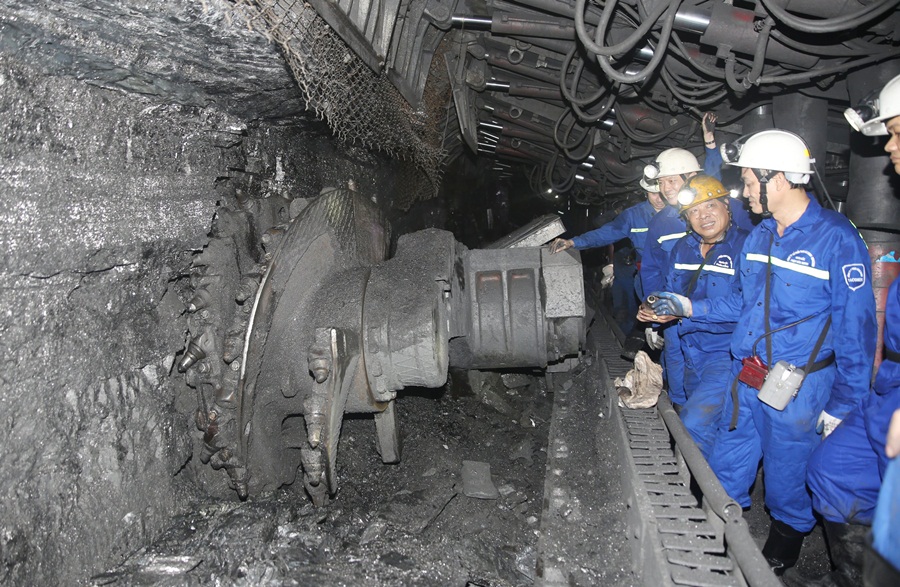 Công ty than Vàng Danh áp dụng nhiều công nghệ mới trong hoạt động khai thác hầm lò.