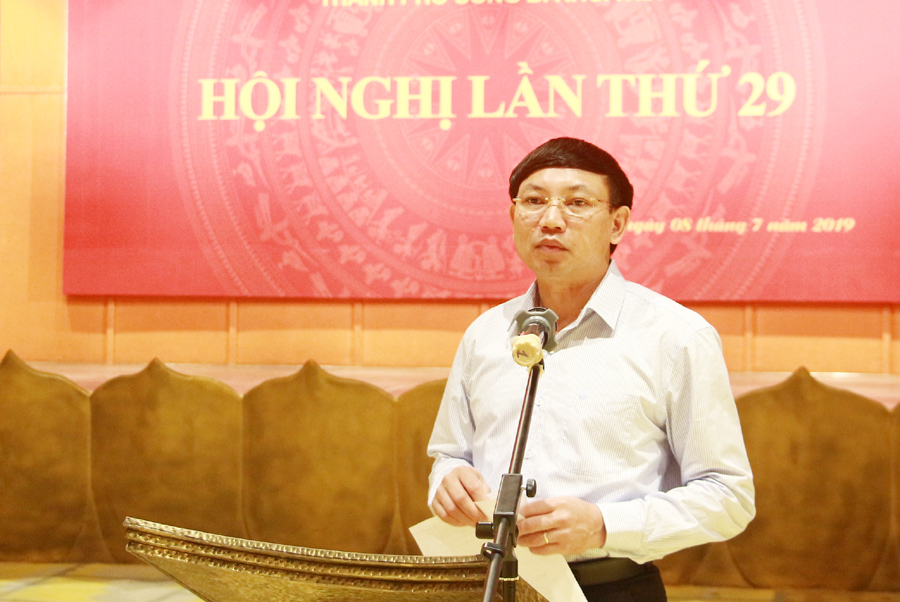 Đồng chí Nguyễn Xuân Ký, Phó Bí thư Thường trực Tỉnh ủy, phát biểu tại buổi làm việc.