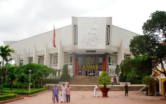 Bảo tàng Hồ Chí Minh - di tích lịch sử, văn hóa thu hút đông đảo du khách trong và ngoài nước đến tham quan. (Ảnh minh họa - Wikipedia)