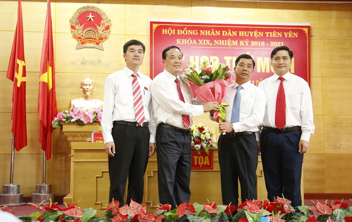 Đồng chí Hà Hải Dương, Bí thư Huyện ủy Tiên Yên đã được tín nhiệm giữ chức Chủ tịch UBND huyện Tiên Yên, nhiệm kỳ 2016- 2020.