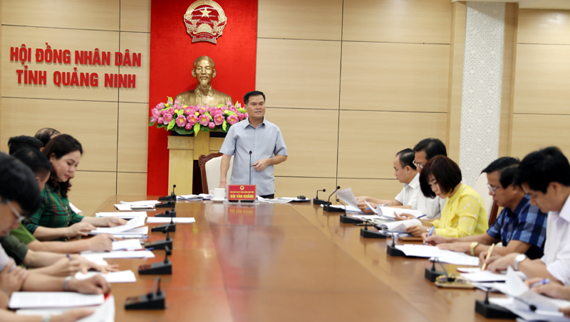 Phó Chủ tịch UBND tỉnh Nguyễn Văn Khắng chỉ đạo tại hội nghị.