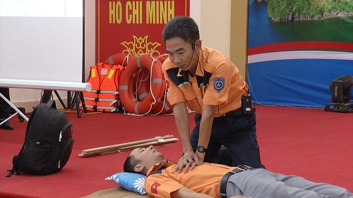 Tập huấn kỹ năng sơ cấp cứu khi gặp nạn.