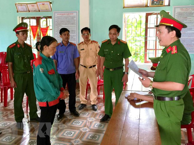  Cơ quan Công an thông qua quyết định khởi tố bị can đối với Nguyễn Thị Hảo. (Ảnh: Phan Quân/TTXVN)