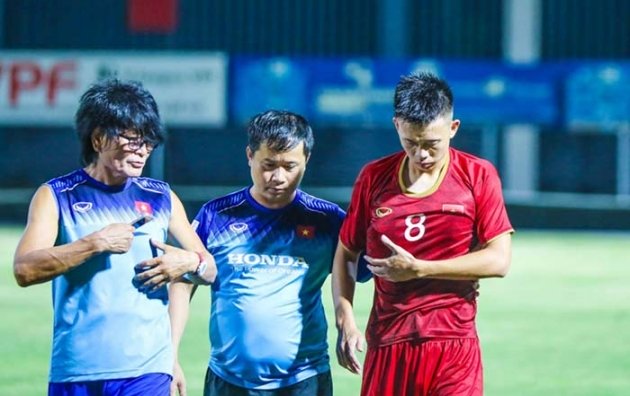  Trần Thanh Sơn dính chấn thương nặng sau trận đấu với U18 Việt Nam.