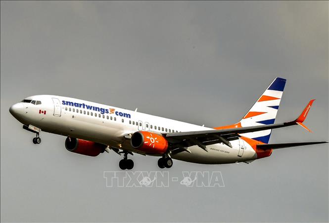 Máy bay của hãng hàng không Smartwings hạ cánh xuống sân bay Lille ở Lesquin, Pháp. Ảnh tư liệu: AFP/TTXVN