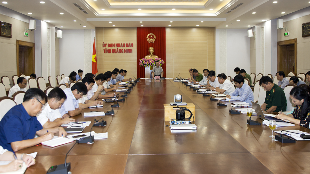 Đồng chí Cao Tường Huy, Phó Chủ tịch UBND tỉnh chủ trì hội nghị