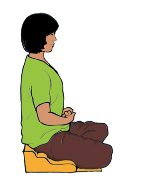 Đệm ghế ngồi với lõi chắc, được thiết kế như bậc tam cấp giúp nâng đỡ 2 chân ở tư thế ngồi thiền.Vậy cách nào để điều trị?