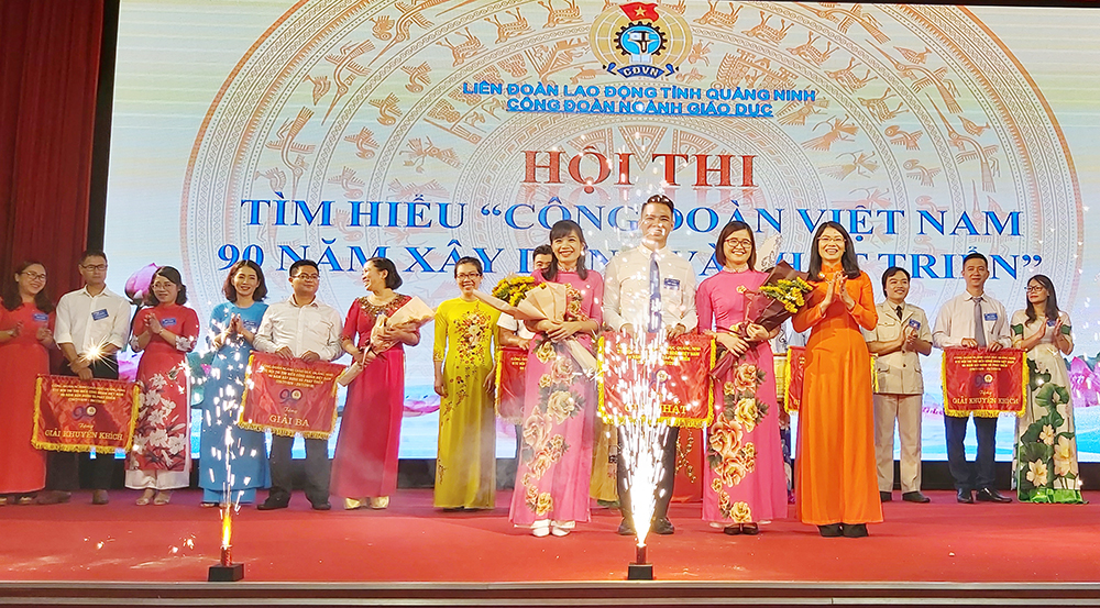 Công đoàn trường THPT Cẩm Phả giành giải nhất.