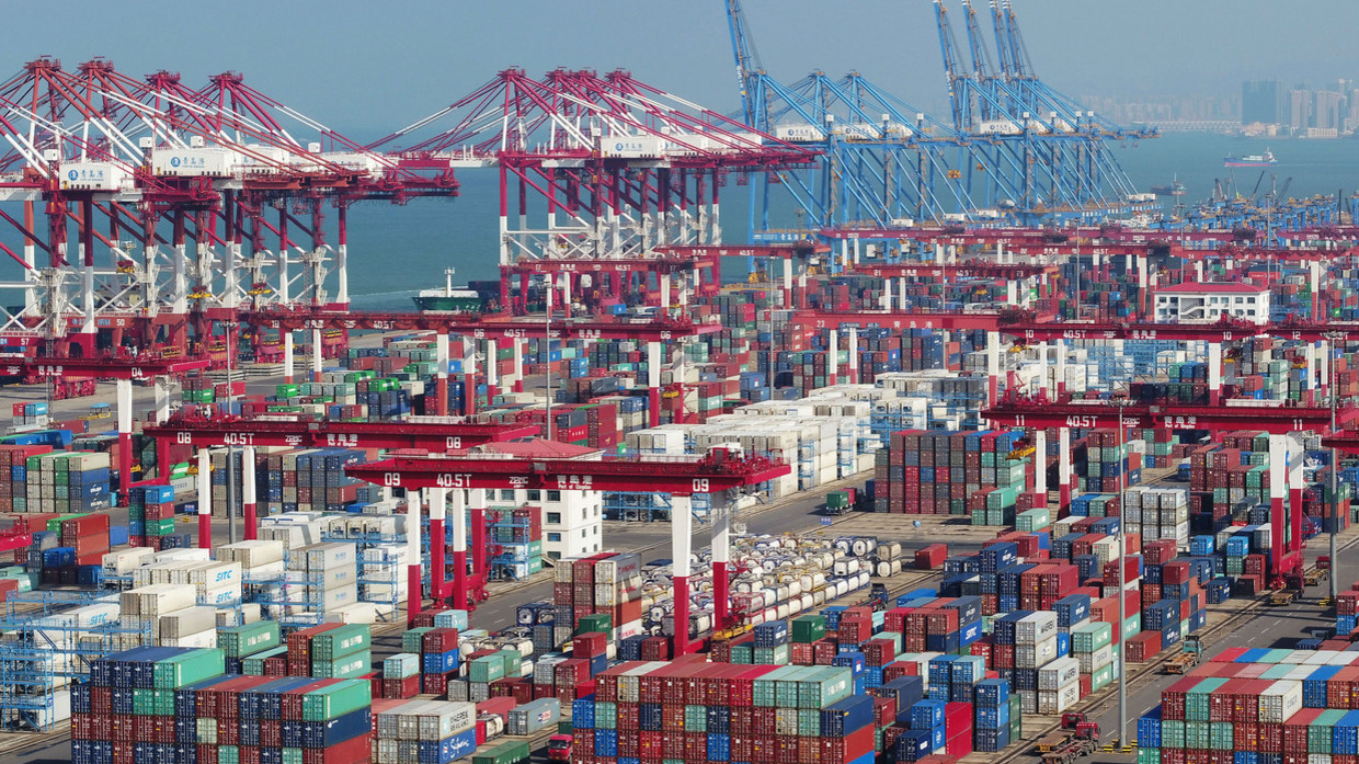 Cảng Thanh Đảo tại Trung Quốc. Ảnh: Reuters