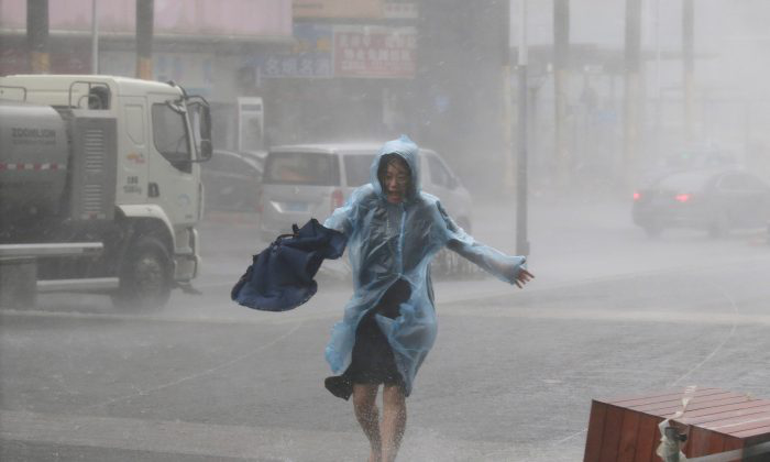 Trung Quốc chuẩn bị đối phó với bão Danas. Ảnh: Reuters