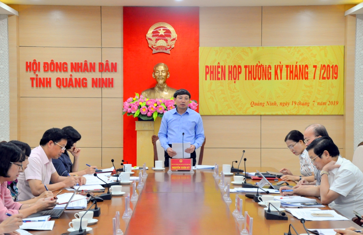 Phó Bí thư thường trực Tỉnh ủy, Chủ tịch HĐND tỉnh Nguyễn Xuân Ký kết luận cuộc họp.