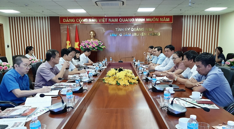 Đoàn công tác tỉnh Cao Bằng tìm hiểu mô hình hoạt động Trung tâm Truyền thông tỉnh Quảng Ninh