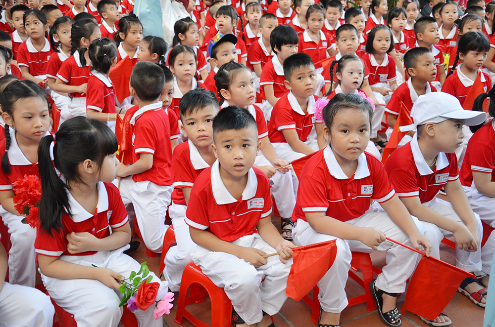 Học sinh Trường Tiểu học Hạ Long trong ngày khai giảng năm học 2018-2019.