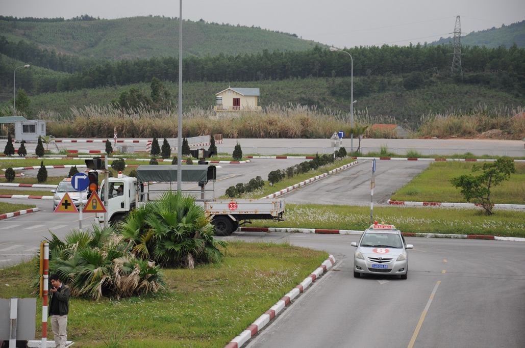 Công tác sát hạch, đào tạo lái xe cũng đang được Quảng Ninh từng bước thắt chặt theo quy định của Tổng Cục đường bộ Việt Nam (Bộ GTVT)