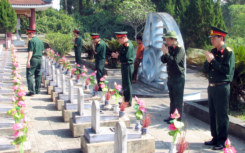 Đoàn CCB tỉnh Quảng Ninh viếng Nghĩa trang liệt sĩ Trường Sơn  cuối tháng 4/2019. 