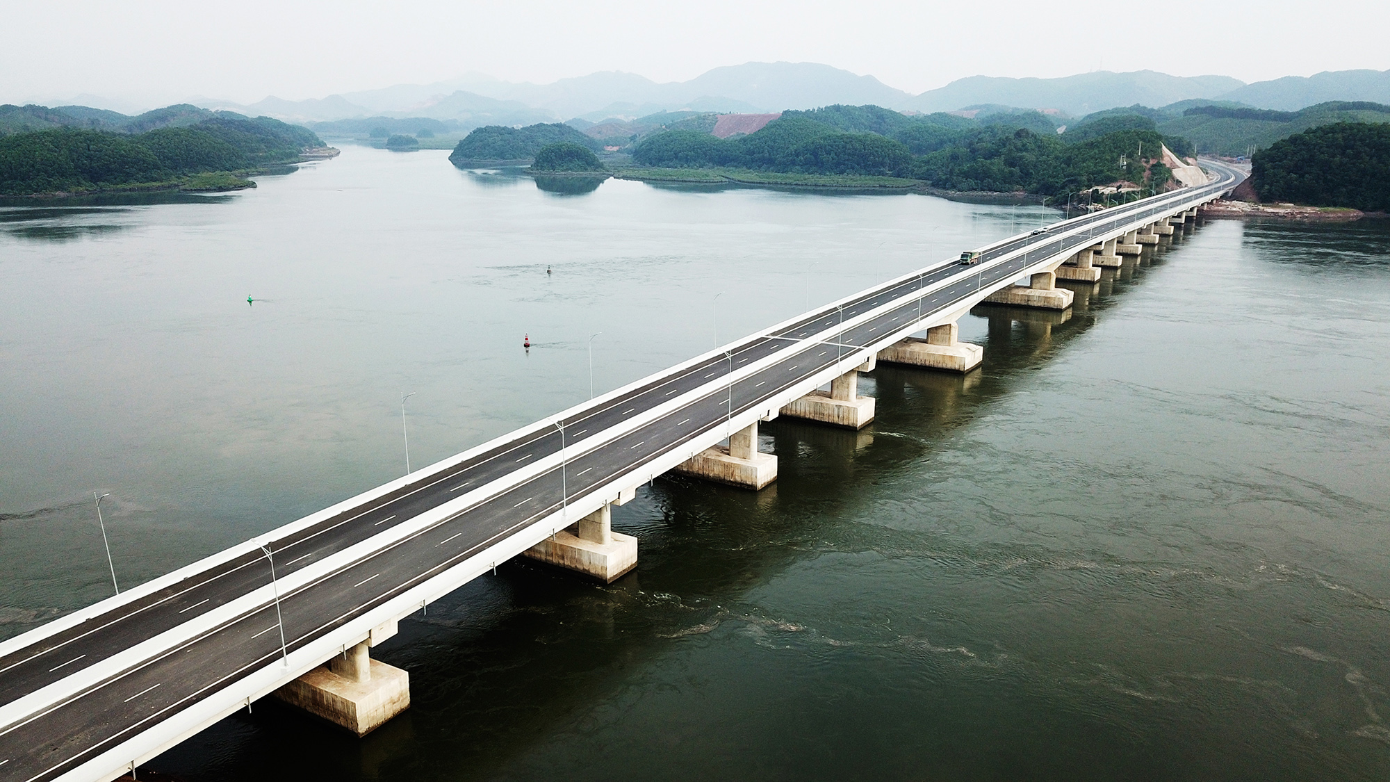 Cao tốc Hạ Long - Vân Đồn có chiều dài gần 60km