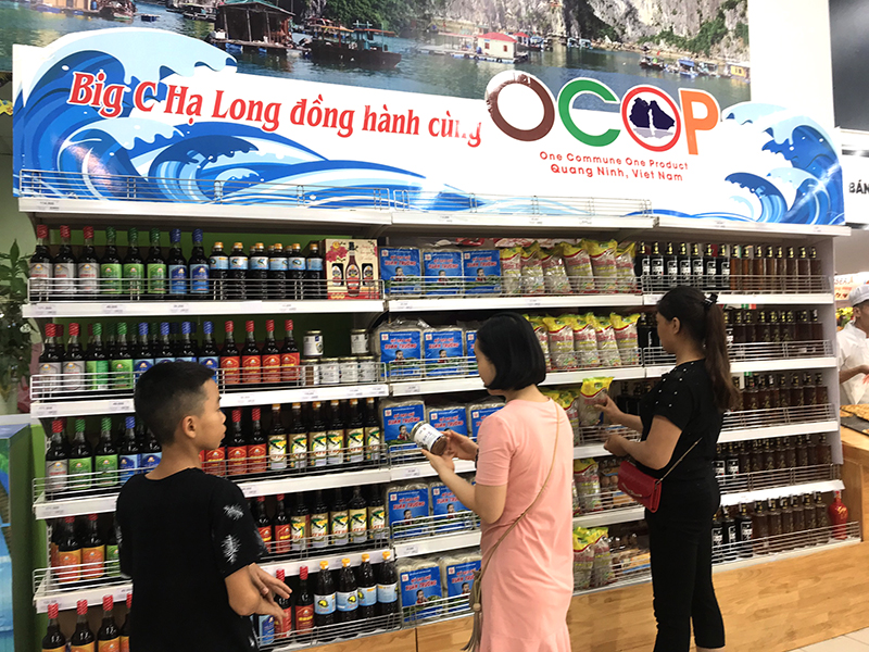 Thương hiệu sản phẩm OCOP được người dân đón nhận ở siêu thị Big C Hạ Long.
