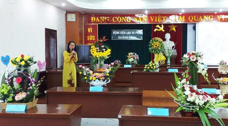 Công đoàn Bệnh viện Lao và Phổi Quảng Ninh có hoạt động thi cắm hoa để chào mừng ngày Quốc tế hạnh phúc năm 2019