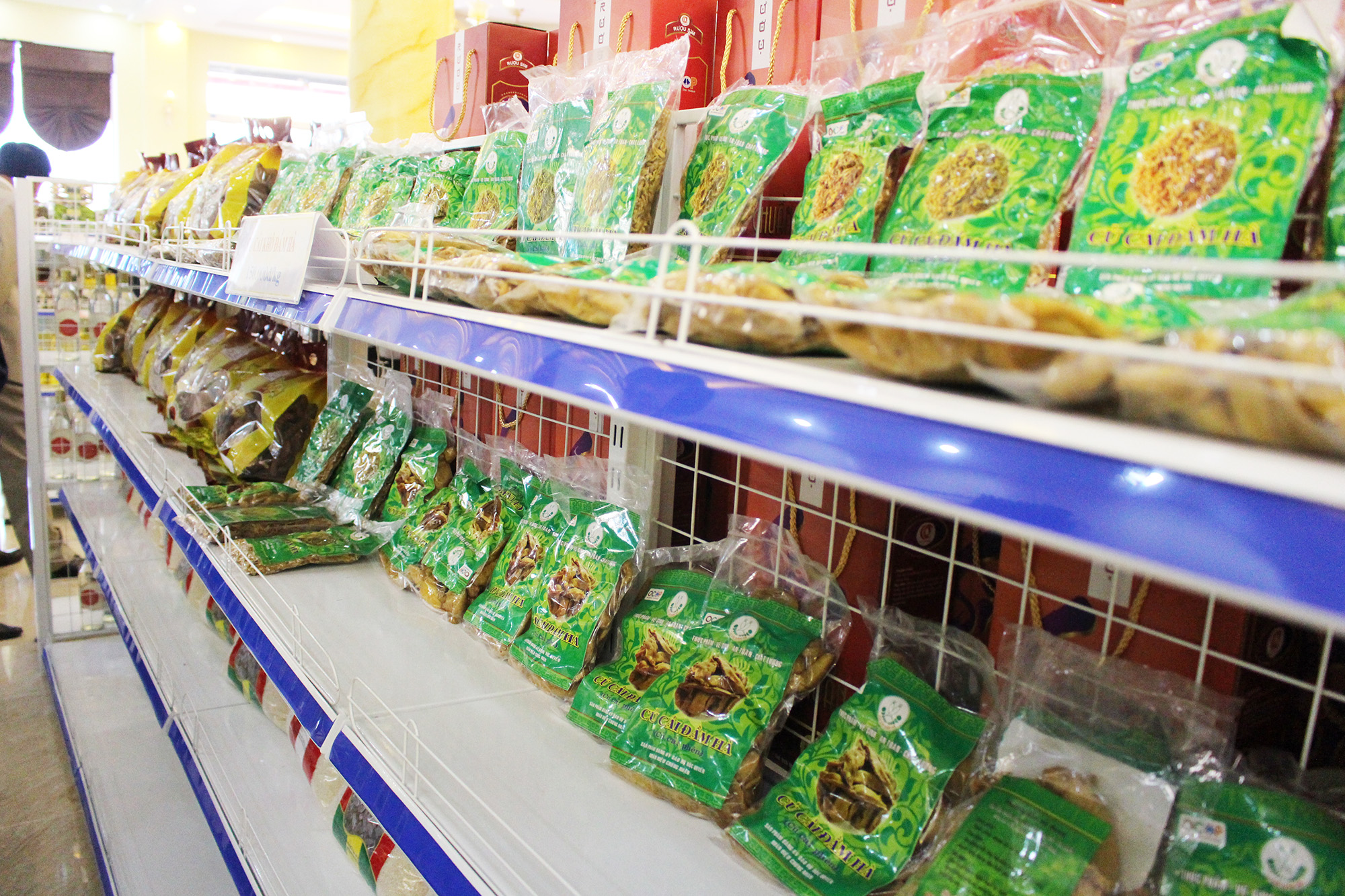 Sản phẩm Củ cải Đầm Hà được bày bán tại Trung tâm OCOP huyện.