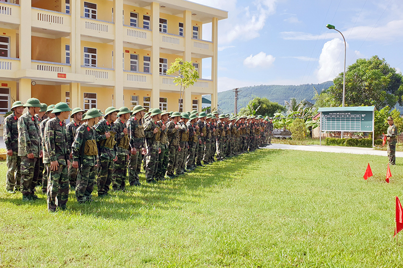 Giáo viên Trường Quân sự tỉnh quán triệt nhiệm vụ trước khi bước vào huấn luyện kỹ thuật chiến đấu bộ binh