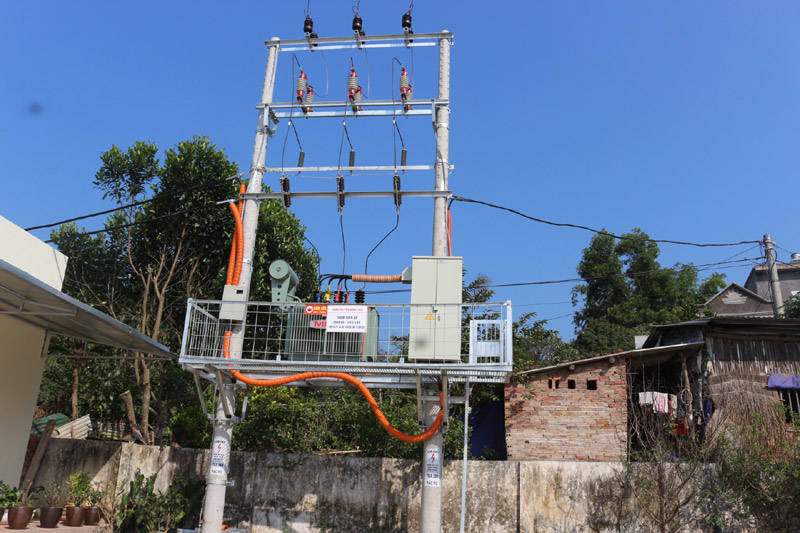 UBND huyện Bình Liêu đầu tư cải tạo, nâng cấp hệ thống điện tại thôn Pắc Pò - Nà Áng đáp ứng hoạt động chế biến miến dong của cơ sở sản xuất, chế biến miến dong Đồng Tâm.