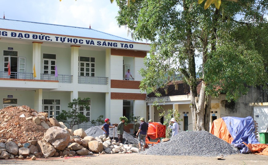 Tập huấn tại Trường THCS xã Vô Ngại. Trường Phổng thông dân tộc Bán trú THCS Đồng Văn đang được gấp rút tu sửa trước thềm năm học mới.