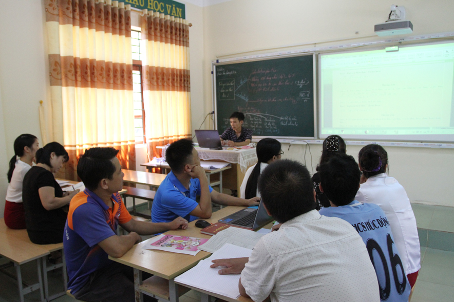 Tập huấn tại Trường THCS xã Vô Ngại.