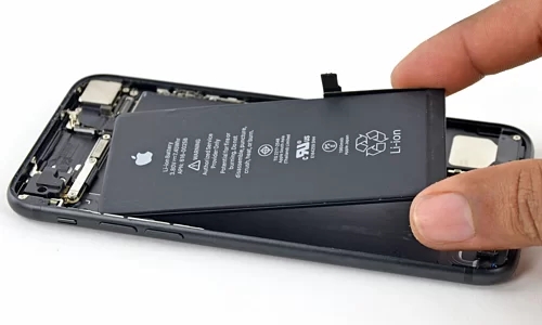 Giá thay pin của Apple là cho các mẫu iPhone 2018 là 69 USD.