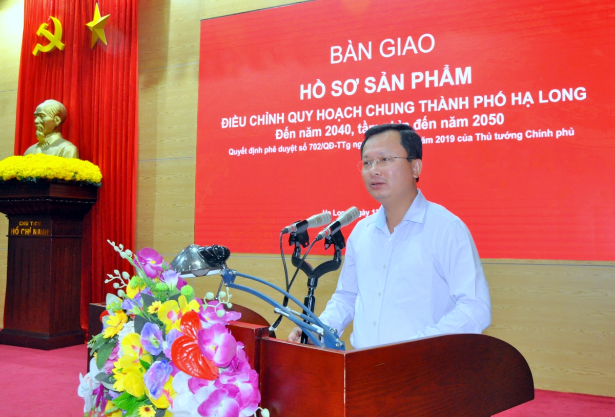 Phó Chủ tịch UBND tỉnh Cao Tường Huy phát biểu tại hội nghị.