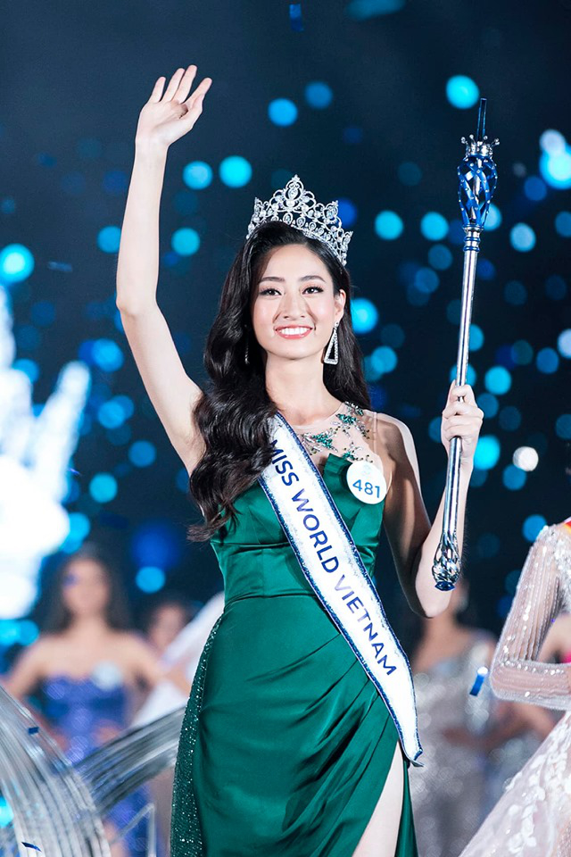 Lương Thùy Linh trong giây phút đăng quang Hoa hậu Thế giới Việt Nam 2019. (Ảnh:FBNV)