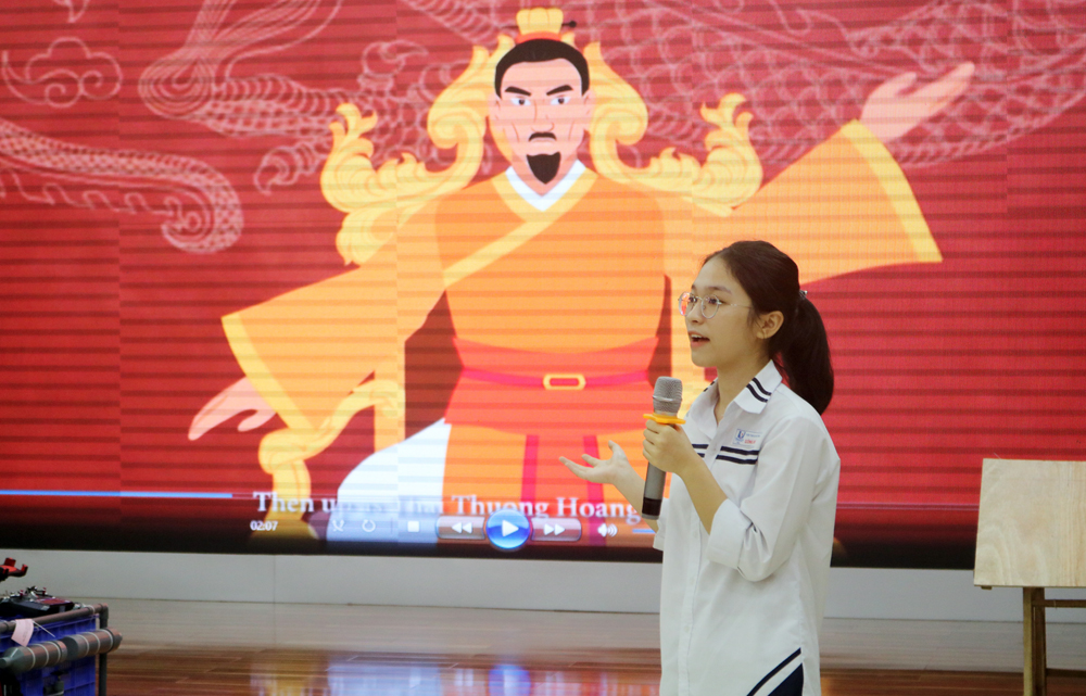 Trần Khánh Linh thuyết trình, giới thiệu về bộ phim hoạt hình 