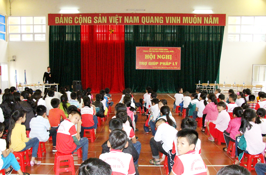 Một buổi hỗ trợ pháp lý cho học sinh Trường Tiểu học thị trấn Cô Tô.