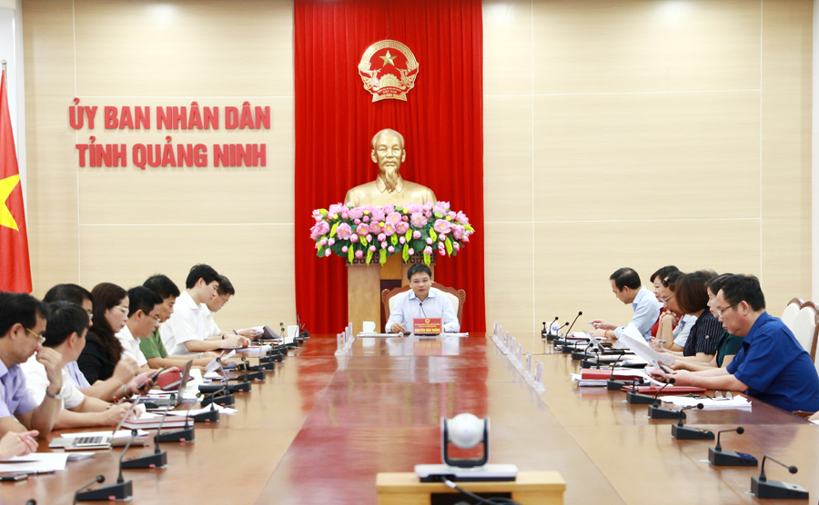 Đồng chí Nguyễn Văn Thắng, Bí thư Ban Cán sự Đảng, Chủ tịch UBND tỉnh, chủ trì cuộc họp.