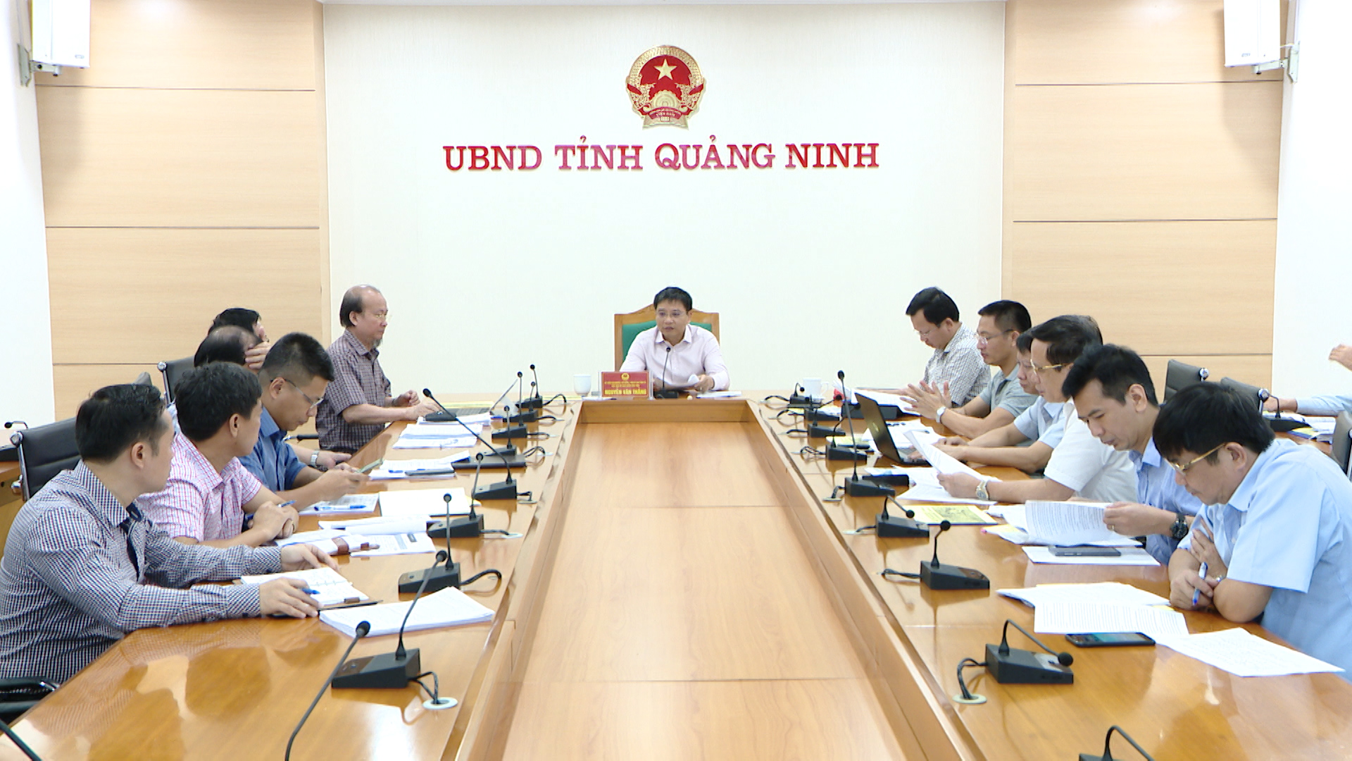 Đồng chí Nguyễn Văn Thắng, Chủ tịch UBND tỉnh kết luận cuộc họp