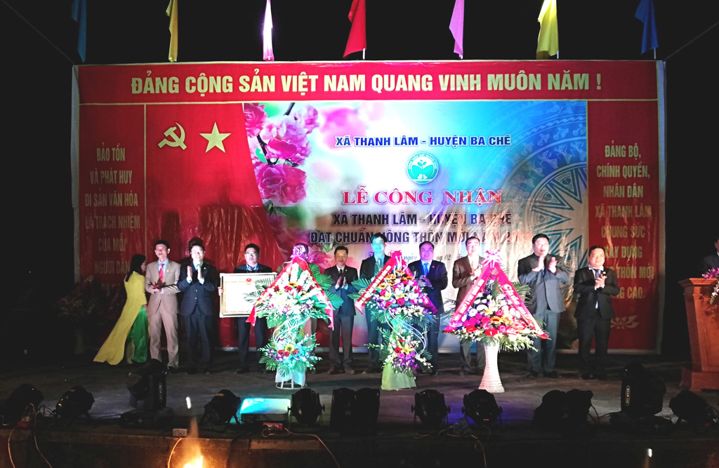 Xã Thanh Lâm vinh dự đón nhận bằng công nhận đạt chuẩn xã Nông thôn mới. (Ảnh: Trung tâm TT-VH huyện Ba Chẽ)