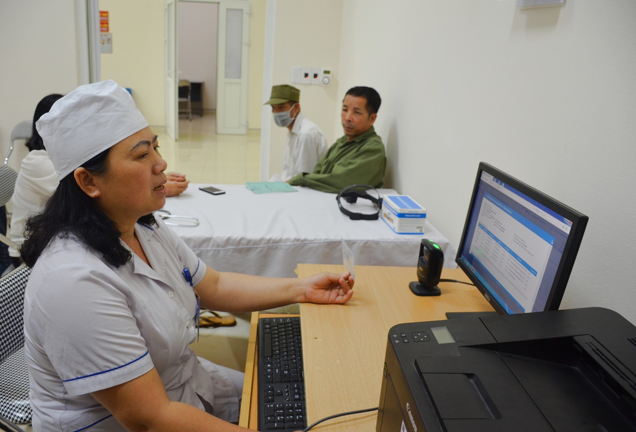 Người dân được quản lý sức khỏe tại Trạm y tế xã Bình Khê, TX Đông Triều.
