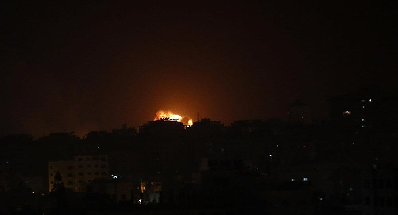 Một trận không kích của Israel xuống Dải Gaza. Ảnh: AP