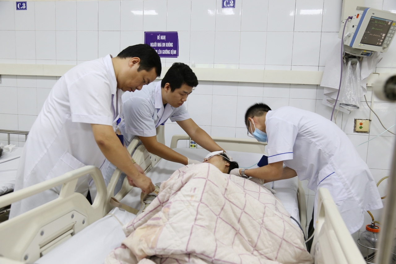 bác sĩ CKII Nguyễn Huy Tiến, Phó Giám đốc Bệnh viện Đa khoa tỉnh Quảng Ninh 