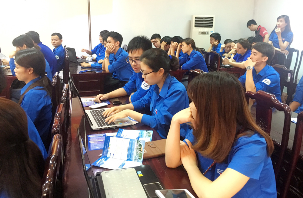 Thành Đoàn Móng Cái tổ chức tập huấn tuyên truyền sử dụng dịch vụ công trực tuyến cho các ĐVTN trên địa bàn Thành phố