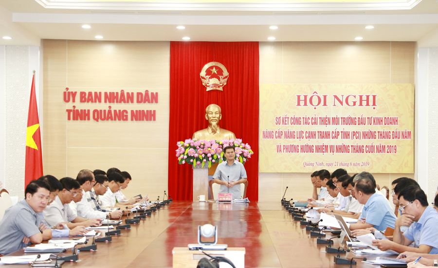 Đồng chí Bùi Văn Khắng, Phó Chủ tịch UBND tỉnh, phát biểu kết luận.