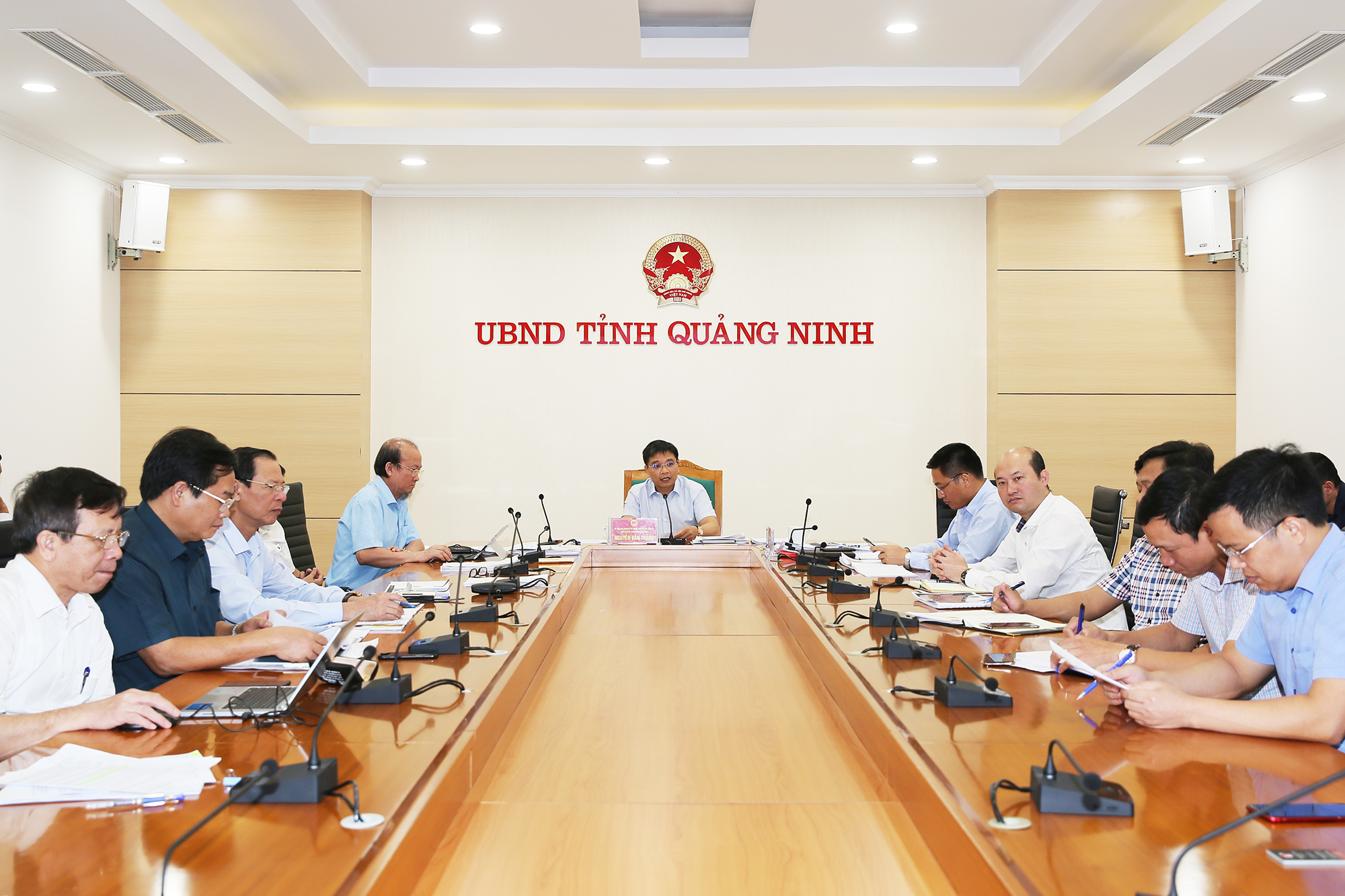 Đồng chí Nguyễn Văn Thắng, Phó Bí thư Tỉnh ủy, Chủ tịch UBND tỉnh chủ trì cuộc họp.