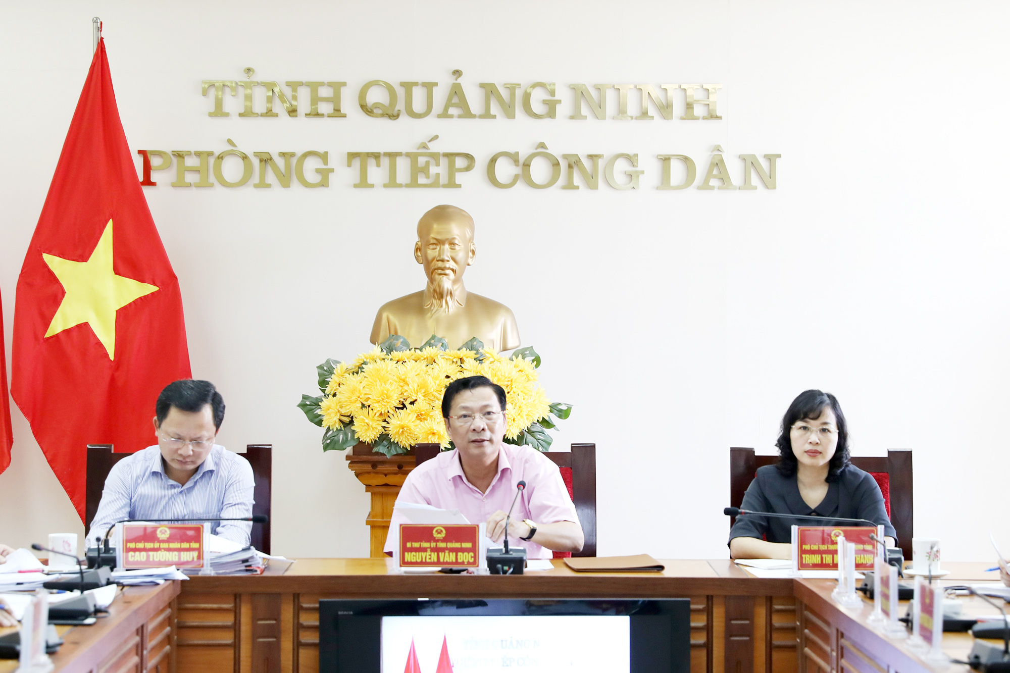 Bí thư Tỉnh uỷ Nguyễn Văn Đọc chủ trì buổi tiếp công dân hàng tháng của tỉnh.