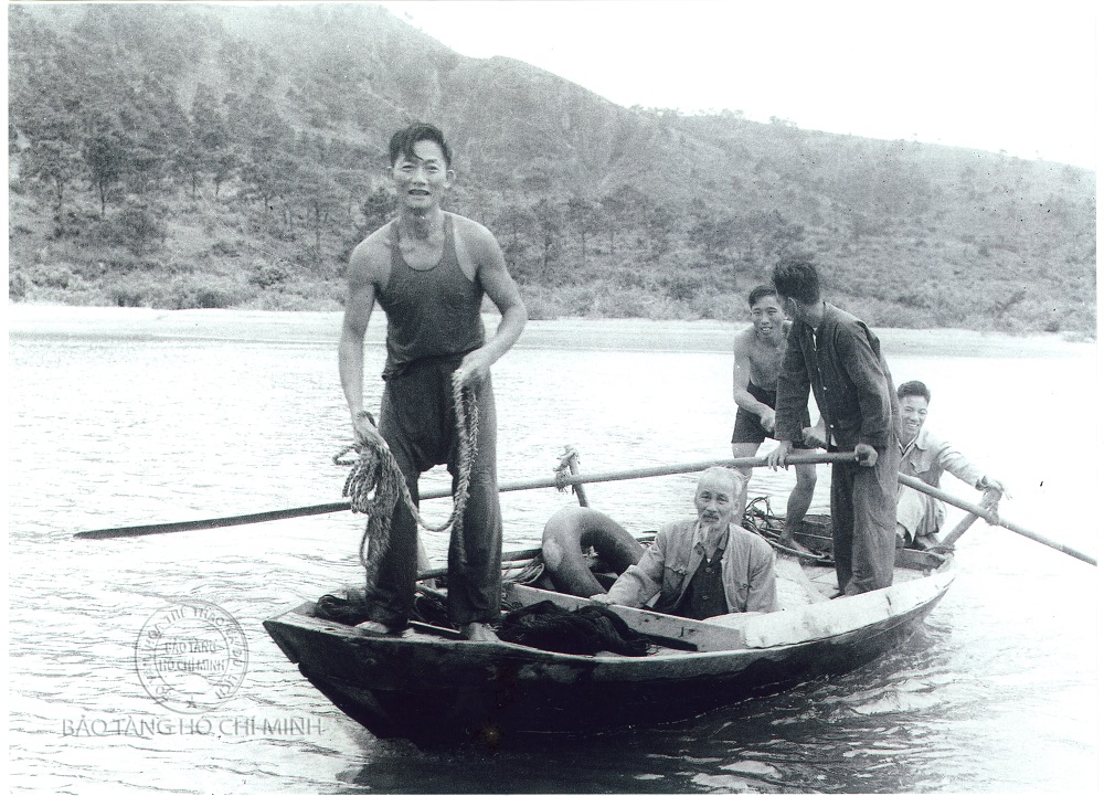 Bác Hồ đánh cá cùng ngư dân Tuần Châu