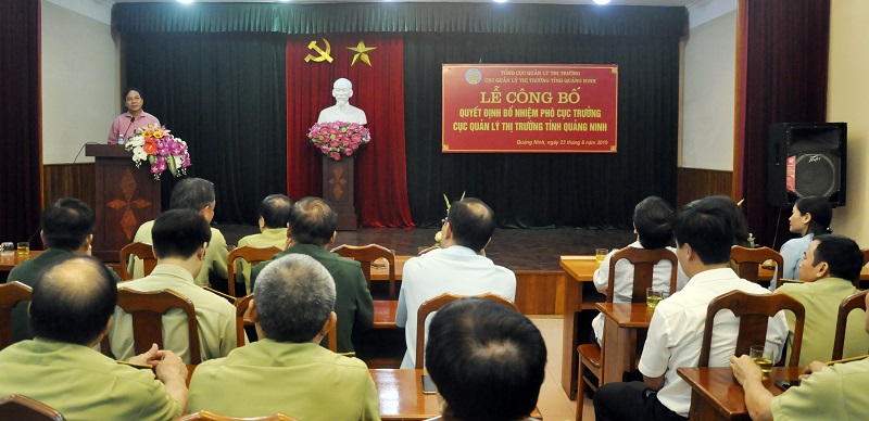 Đồng chí Đặng Huy Hậu, Phó Chủ tịch Thường trực UBND tỉnh phát biểu.